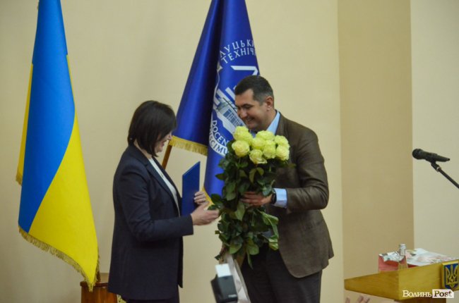 Знані гості і оберемки квітів: Ірину Вахович представили на посаді ректора ЛНТУ. ФОТО