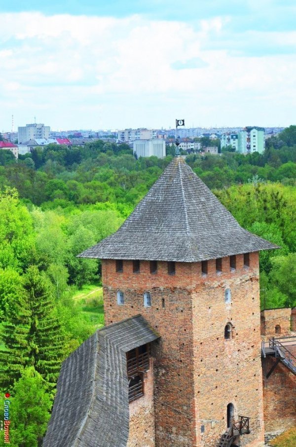 Луцьк з В'їзної вежі замку. ФОТО