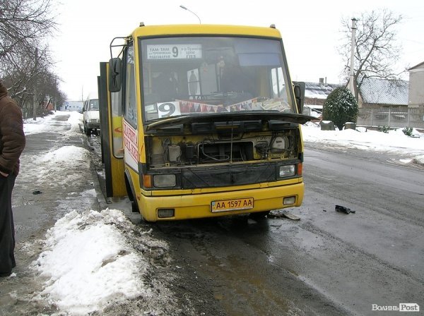 У Луцьку горіла маршрутка. ФОТО