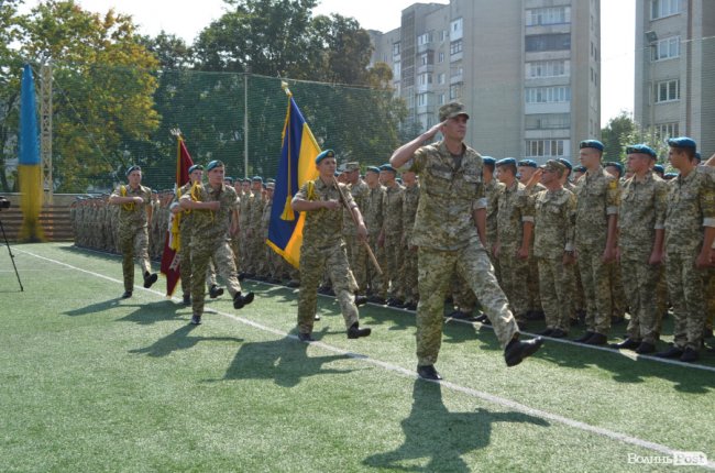 Майбутні захисники: у Луцьку для військових ліцеїстів пролунав перший дзвоник. ФОТО