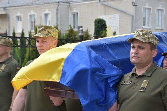 У Луцьку в останню дорогу провели Героя Володимира Андрійчука
