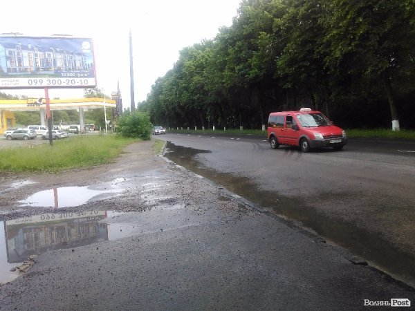 Сьогодні дощовий Луцьк. ФОТОРЕПОРТАЖ