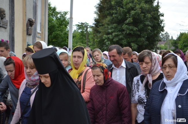 У Луцьку хресною ходою пройшли прихильники церкви Московського патріархату. ФОТО