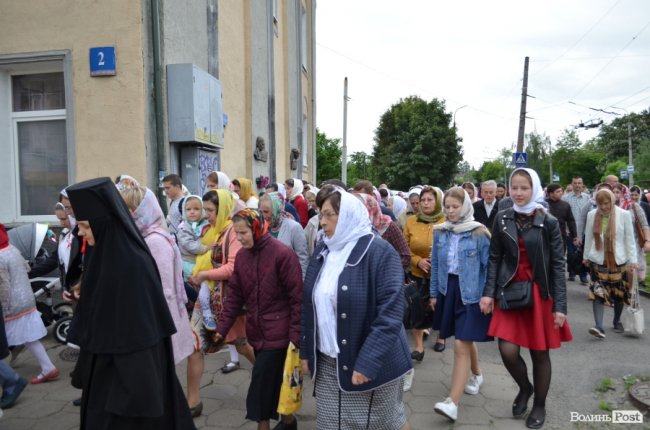 У Луцьку хресною ходою пройшли прихильники церкви Московського патріархату. ФОТО