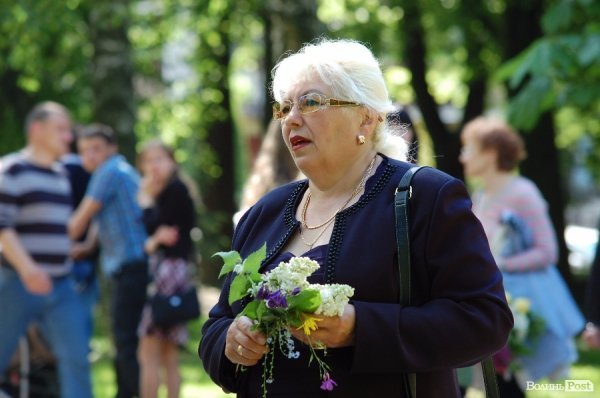 9 травня у Луцьку: квіти, сльози та молитви. ФОТО
