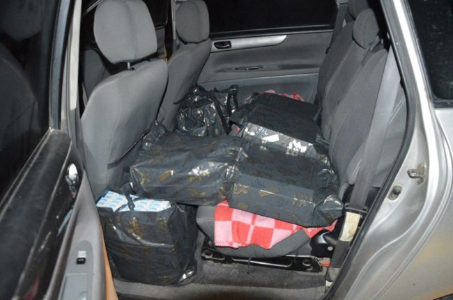 У Ковелі затримали набитий контрабандними сигаретами автомобіль. ФОТО