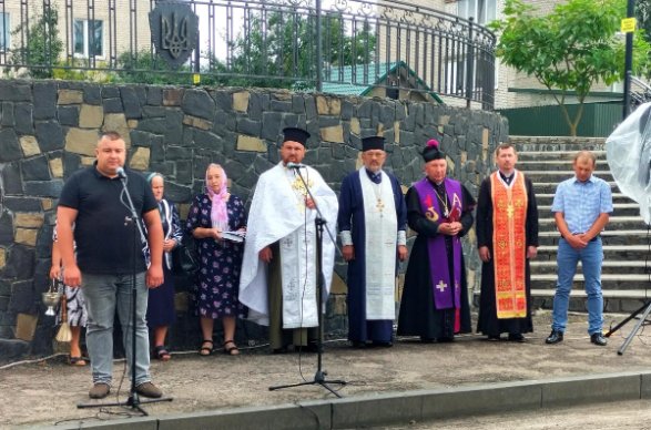 У місті на Волині відкрили стелу пам'яті про загиблих захисників. ФОТО