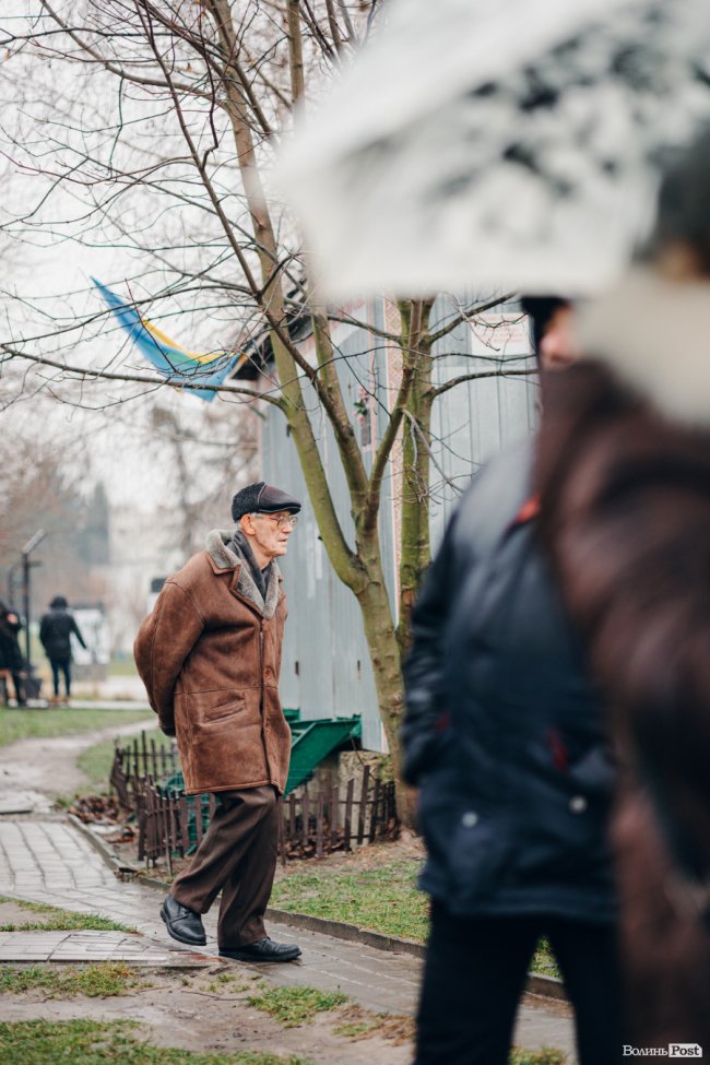 Водохреще у Луцьку: освячення води в річці Стир та занурення лучан. ФОТОРЕПОРТАЖ