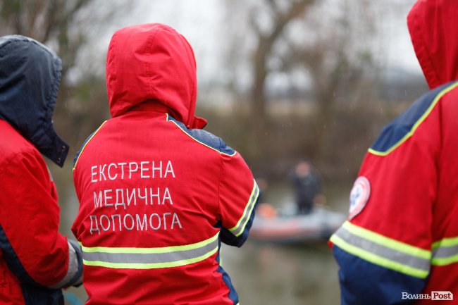 Водохреще у Луцьку: освячення води в річці Стир та занурення лучан. ФОТОРЕПОРТАЖ