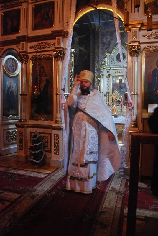 У луцькій церкві святять воду. ФОТО