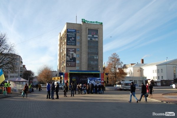 Третій день Нового Майдану у Луцьку. ФОТО