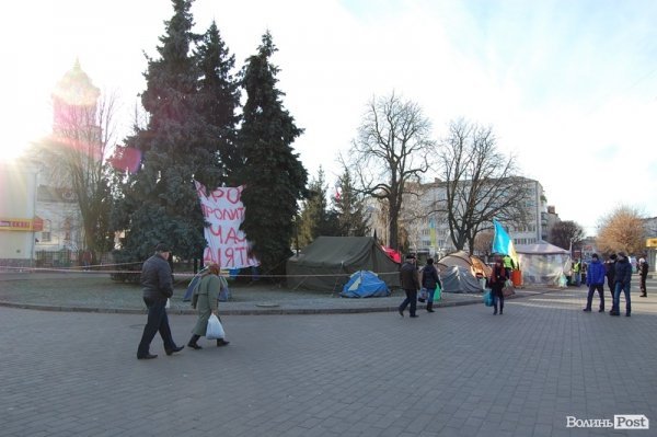 Третій день Нового Майдану у Луцьку. ФОТО