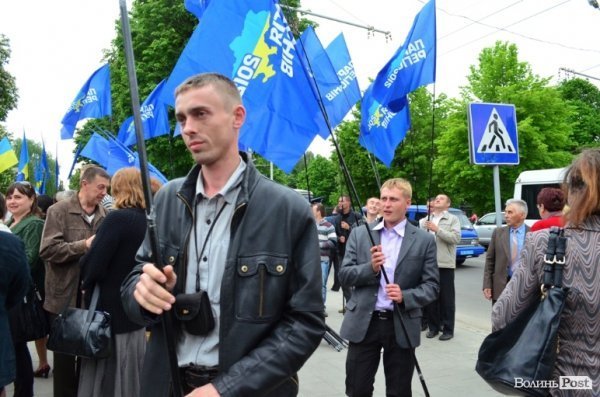 Антифашистська акція Партії регіонів у Луцьку. ФОТО