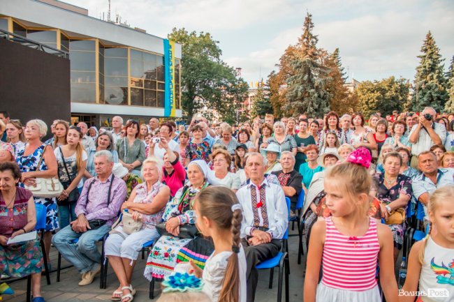 Як колоритні іноземці фестивалили у центрі Луцька. ФОТО