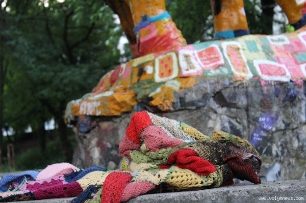 Вандали спалили «одяг» луцького слоника. ФОТО