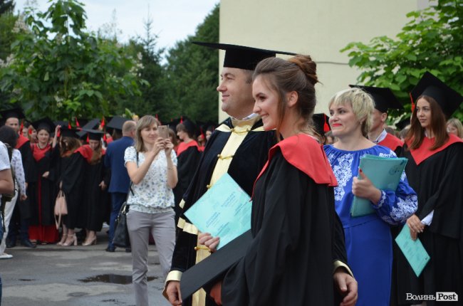 У луцькому політесі «відгуділи» випускний. ФОТО