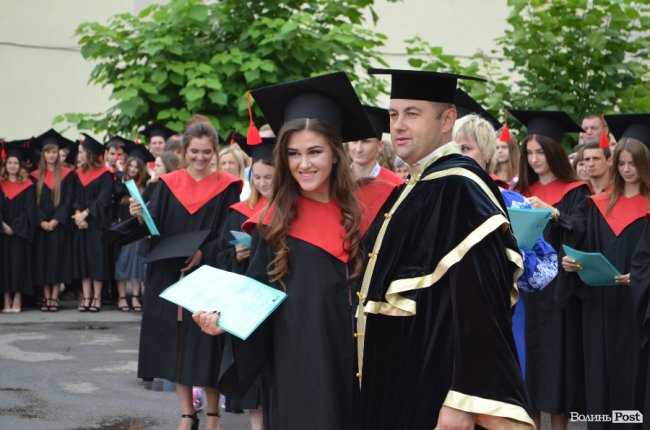 У луцькому політесі «відгуділи» випускний. ФОТО