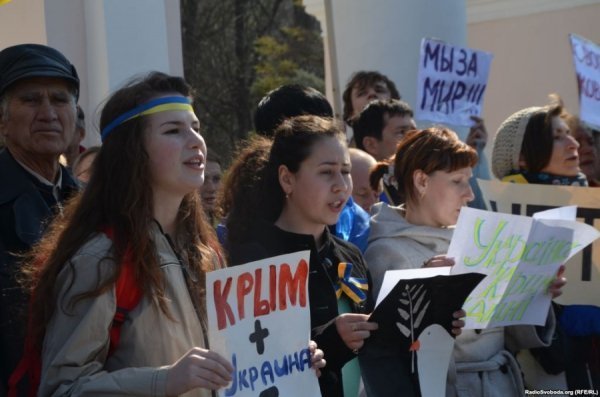 У Криму закликали не йти на «референдум», а «ліпити вдома вареники». ФОТО. ВІДЕО