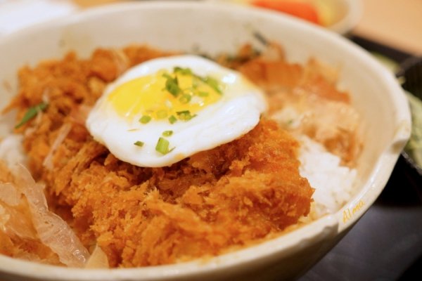 Японія: кацудон