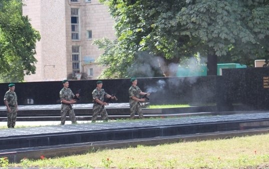 У Луцьку вшанували загиблих у війні з фашистами. ФОТО