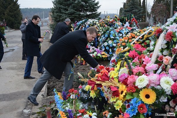 Мер Волновахи в Луцьку вшанував вбитих бійців з 51 бригади та героя Майдану. ФОТО