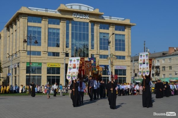 У Луцьку відбувся хресний хід. ФОТО 