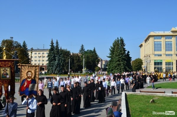 У Луцьку відбувся хресний хід. ФОТО 