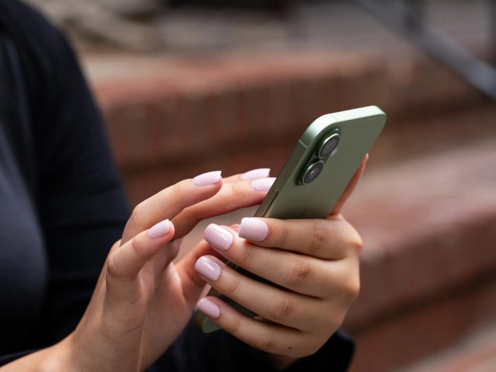 iPhone навчився сам відповідати на повідомлення — але знову не українською