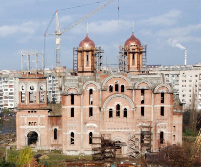 Де і коли у Луцьку посвятити паску