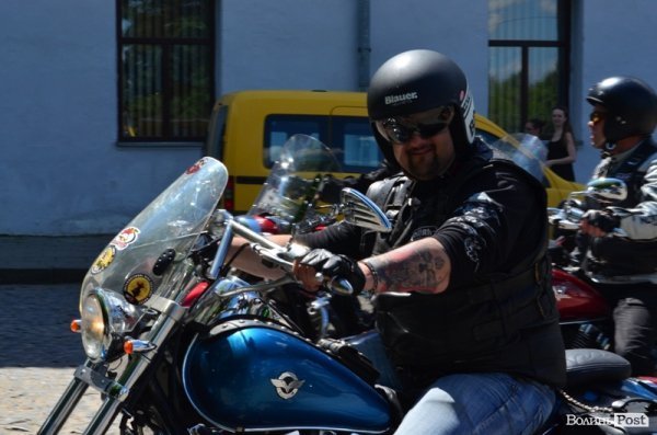 Під Луцьком - тусовка байкерів. ФОТО