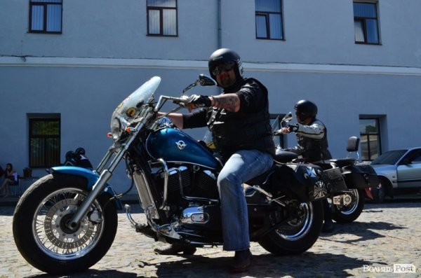 Під Луцьком - тусовка байкерів. ФОТО