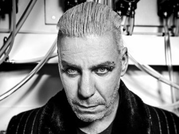 Соліст гурту «Rammstein»  заразився коронавірусом і потрапив до лікарні