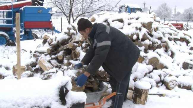 Багатодітним родинам і самотнім людям: у громаді на Волині роздавали сповіщувачі про задимлення