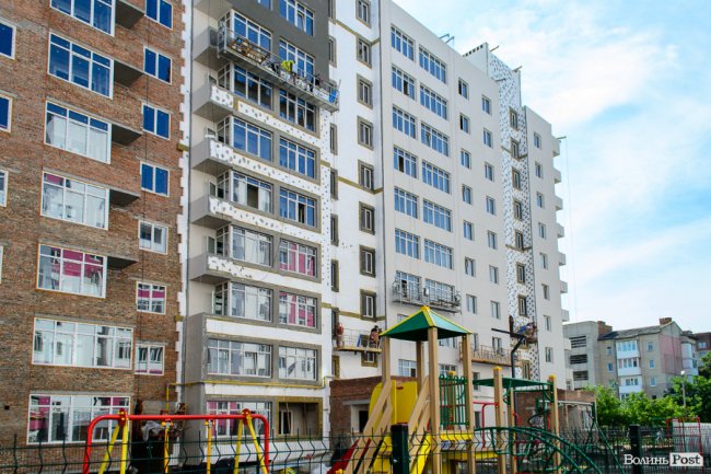 Як «росте» найяскравіший житловий комплекс Луцька: фотозвіт із будівництва «Caramel Residence»*