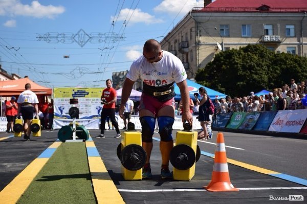 22 богатирі вражали лучан надзвичайною силою та міццю. ФОТО