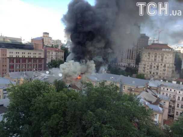 Велика пожежа у Києві: горить Хрещатик