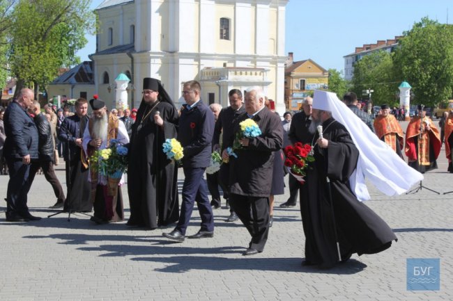 На урочистостях у Володимирі – релігійний конфуз. ВІДЕО