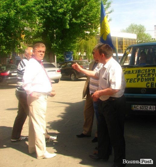 Луцьком проїхалася автоколона на честь зниклої республіки. ФОТО