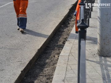 Розпочали боротьбу з «озером» у центрі Луцька