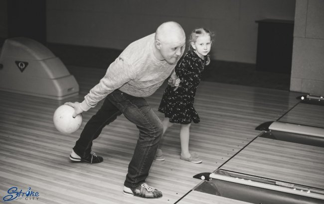 У StrikeCity привітали жінок. ФОТО*