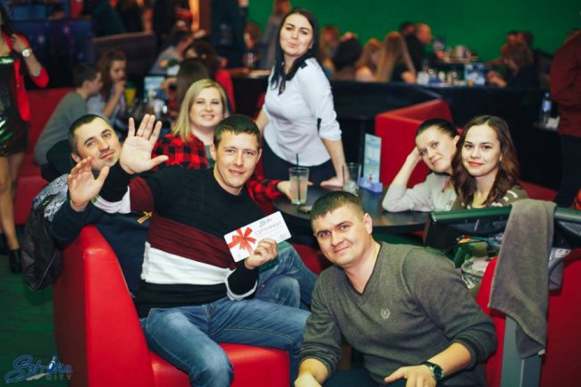 У StrikeCity привітали жінок. ФОТО*