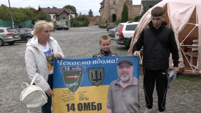 У Луцьку зустріли звільненого з полону морпіха, який був у неволі понад 2 роки. ФОТО