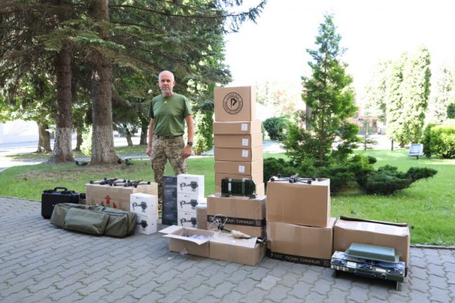 Луцька громада передала воїнам РЕБи, квадрокоптери та дрони. ФОТО