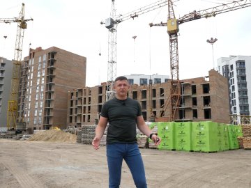 Як будують «Cупернову»? ВІДЕОБЛОГ АНДРІЯ РАЗУМОВСЬКОГО*