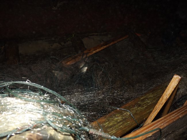 Волинянин ловив рибу з човна сіткою на території заказника. ФОТО