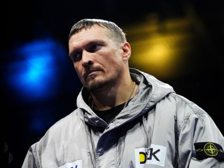 Усик відмовився від пояса WBO