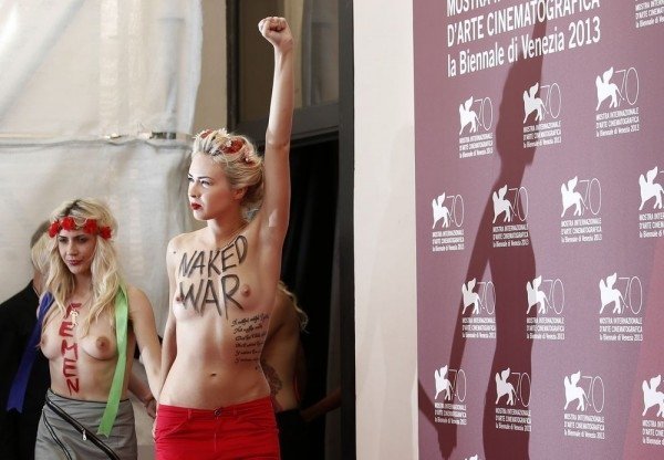 «Україна — не бордель», ‒ FEMEN у Венеції