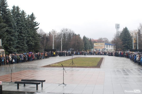 У Луцьку поховали Героя Майдану. ФОТО