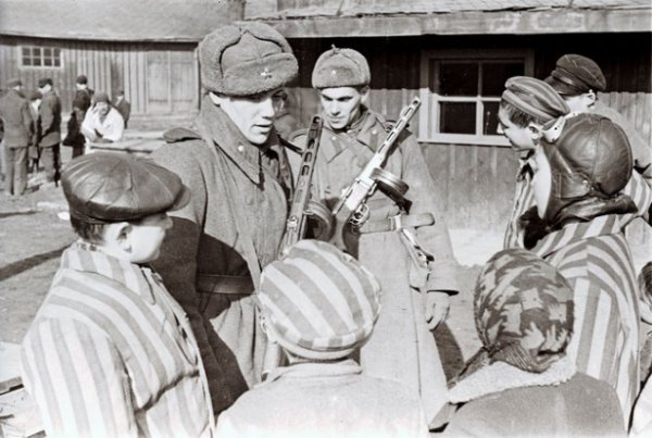 Унікальні фото звільнення табору Аушвіц