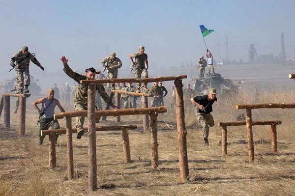 Українські десантники провели тренування для справжніх чоловіків. ФОТО